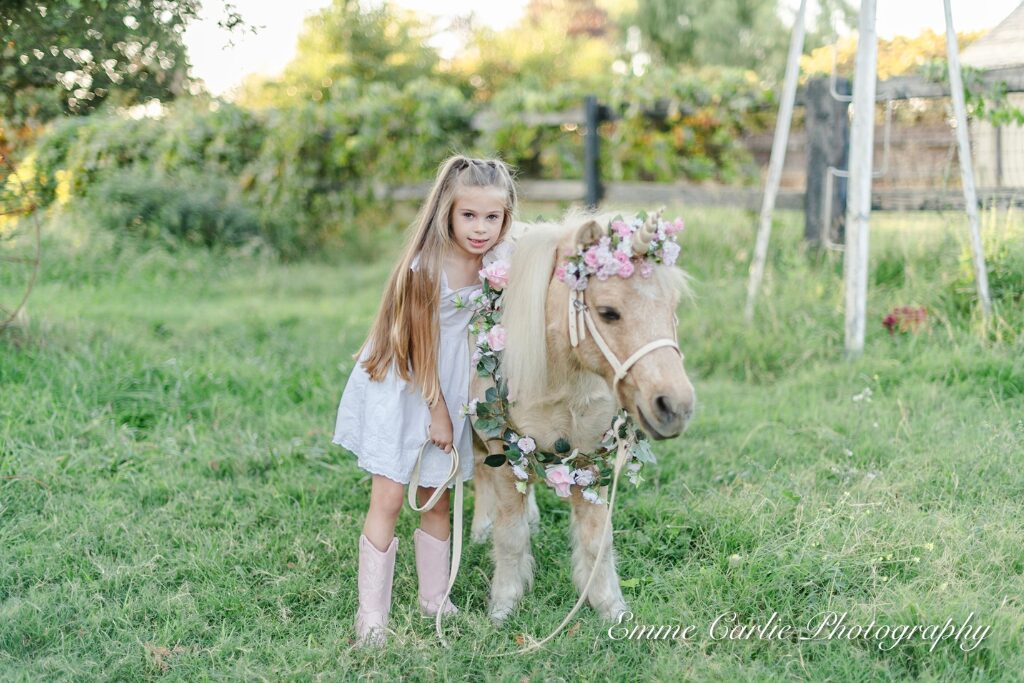 w12Studio-RedwoodLawn-Cupcake-EmmeCarlie2